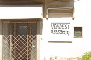 LOCALE COMMERCIALE cat. C1 BUONA ESPOSIZIONE