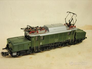 3022 MARKLIN LOCOMOTIVA 194 DB