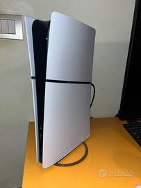 PS5 SLIM DIGITAL 1TB + (base verticale e cuffie)
