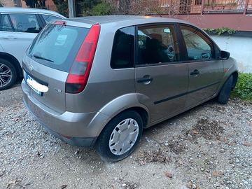 Ford Fiesta 2004