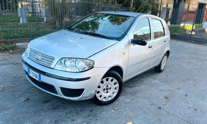 Fiat punto benzina 1,2 km 47000 mila prezzo tratta