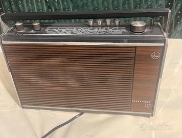 Radio e registratore a cassette