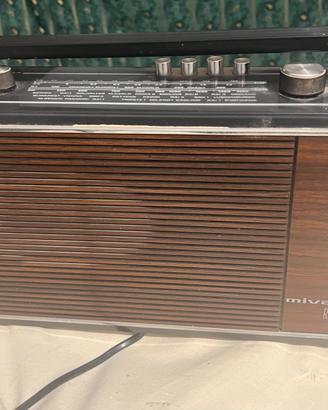 Radio e registratore a cassette