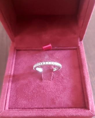 Anello Oro bianco 18K GR 2,2 con diamantini  T16