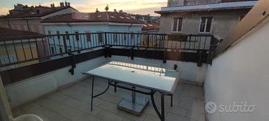 Posto letto in stanza doppia zona viale