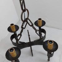 Lampadario in ferro battuto