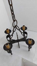 Lampadario in ferro battuto