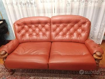 salotto in pelle  divano più due poltrone 