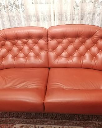 salotto in pelle  divano più due poltrone 