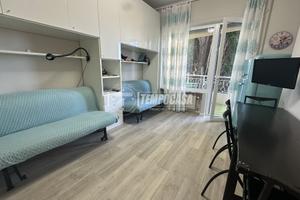 CERCHI UN MONOLOCALE CON DOPPIO BALCONE E VISTA MA