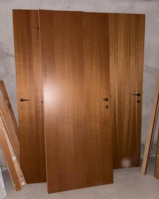 Porte  di casa standard mai usate con telaio