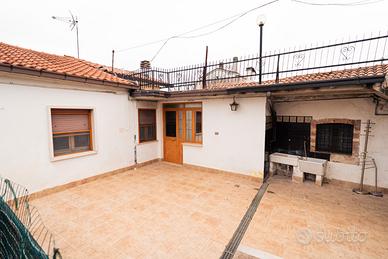Casa indipendente - Cda Colle Calcare