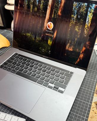Macbook pro 16’ e accessori