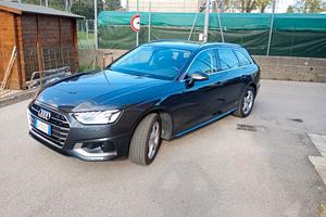AUDI A4 avant 40 TDI tronic Business Advanced