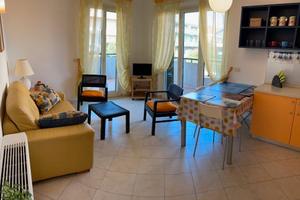 Trilocale con ampio terrazzo sul mare rif. 25