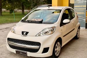 Peugeot 107 1.0 68CV 3p. Sweet Years 2Tronic