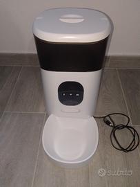 distributore automatico cibo con app