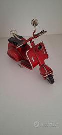 Vespa in metallo