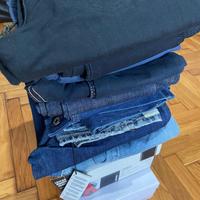 lotto pantaloni e scarpe