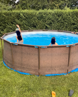 Piscina  e pompa filtro