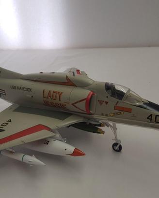 Douglas A-4 Skyhawk LAdy Jessie scala 1/32