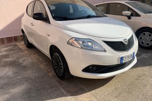 Lancia Ypsilon 1.2 69 CV 5 porte GPL Ecochic Plati