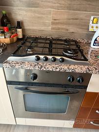 Forno, piano cottura e lavandino