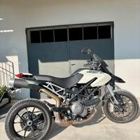 Ducati Hypermotard 796 - scattante e perfetta!