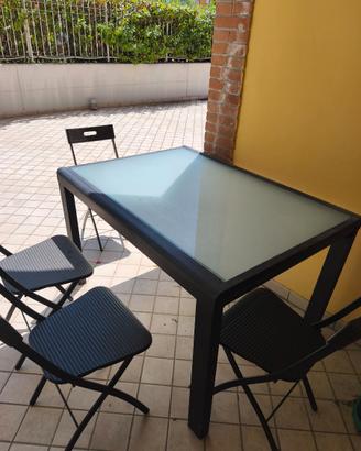 Tavolo estendibile da interni o da esterno coperto