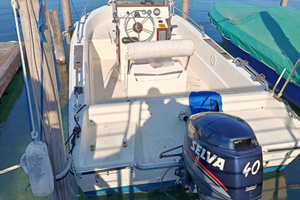 Capelli Cap 16 con motore 40 hp