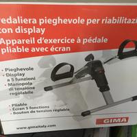 Pedaliera pieghevole per riabilitazione condisplay