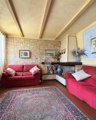 VILLA SINGOLA A SUZZARA