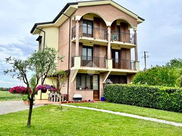 PORZIONE DI BIFAMILIARE A CASTEL MAGGIORE