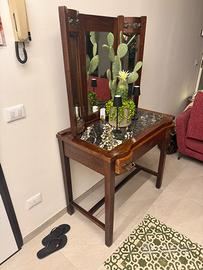 Mobile d trucco con specchio