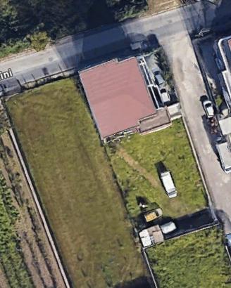 Magazzino/Deposito con Ampia Area Esterna