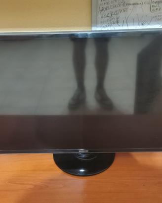 televisore Samsung (Modello: UE32F4000AW).