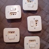 Deviatore con presa 10A 250V Ave epoca tipo 626t/N