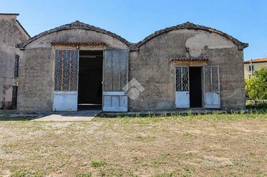 RUSTICO A LARCIANO