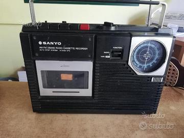Radio sanyo vintage cassette recorder m.2402-3FZ