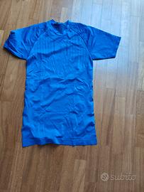 T-shirt tecnica Decathlon azzurra 