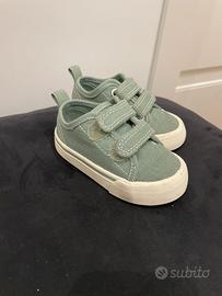 Scarpe H&M con strappi