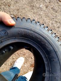 vendi due ruote. piccole. 1 grande usate.  p