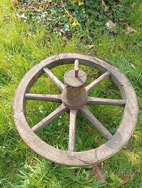 Ruota carriola antica in legno 