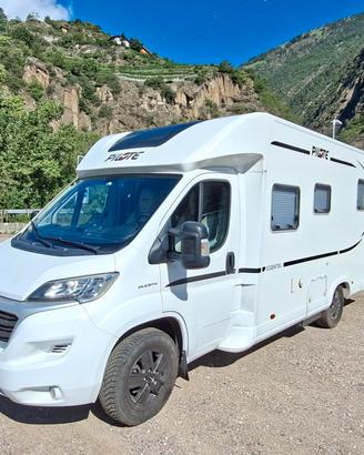 Camper Semiintegrale Pilote P706