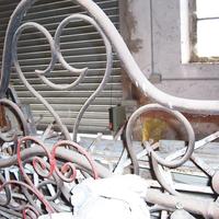 Letti in ferro bauli tavoli inferriate armadi