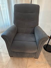 Poltrona ortopedica elettrica con poggiapiedi