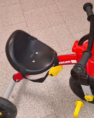 Triciclo Ducati