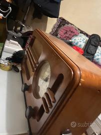 Radio d epoca vintage a valvole