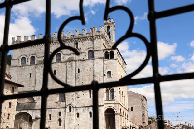 MULTILOCALE A GUBBIO