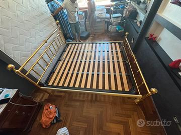 Letto in ottone